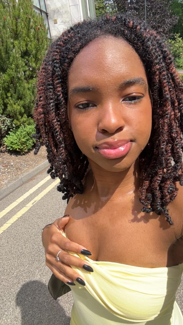 Cheryl profile image.